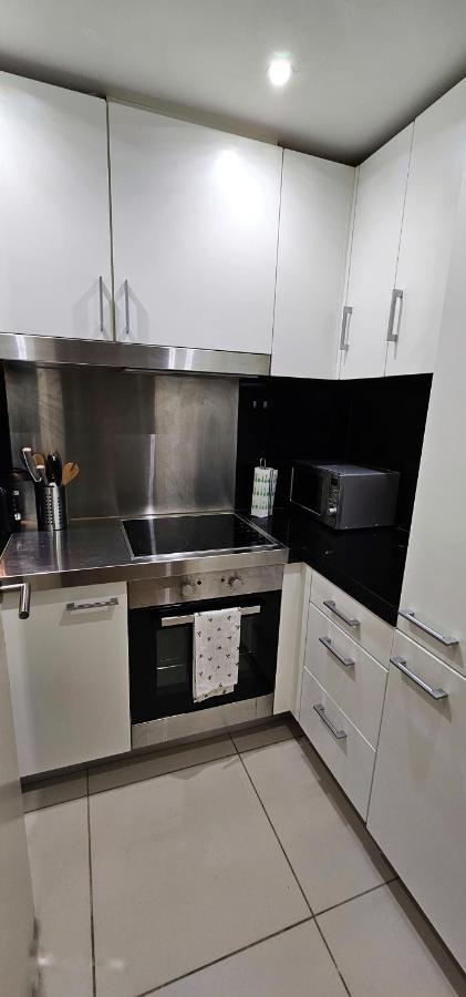 Luxury Apartment In Canary Wharf Лондон Екстериор снимка